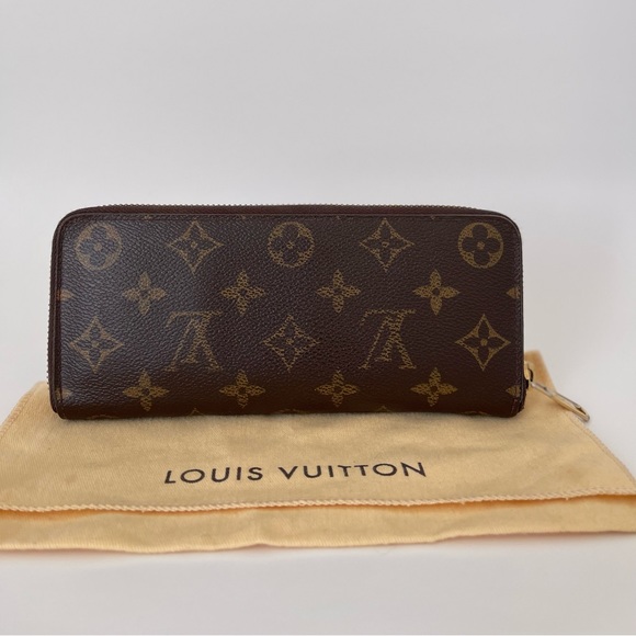 Louis Vuitton Handbags - Louis Vuitton Clémence Fuschia monogram wallet
